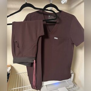 Figs scrub set, Brown, Catarina top S, Zamora Bottom XS tall